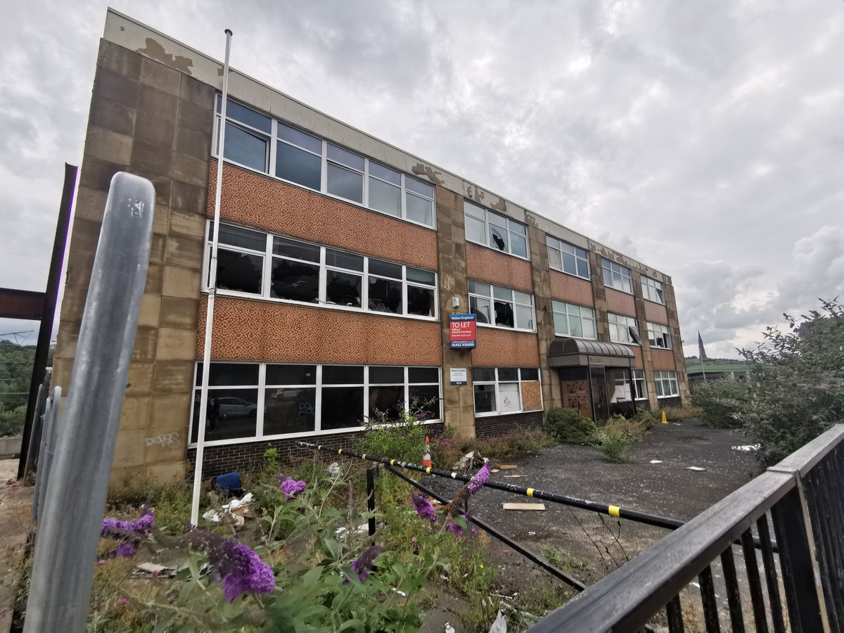 cleanupcalderdale tweet media