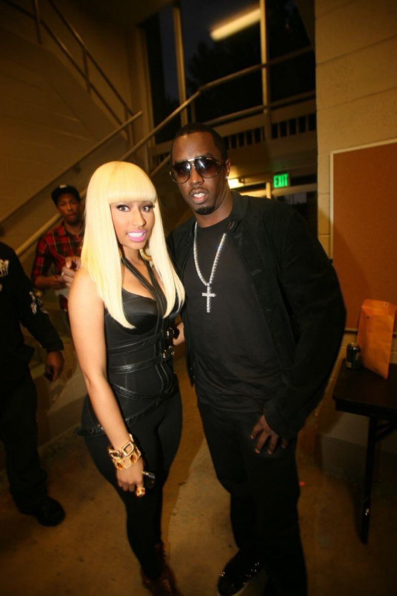 EXECUTIVEXMEDIA's tweet image. .@NICKIMINAJ has officially deleted all recorded shows from her Stationhead after legal probe over her accusations against Jay-Z and Beyonce.
What is Nicki Minaj hiding?
Will Stationhead release the files if subpoenaed?