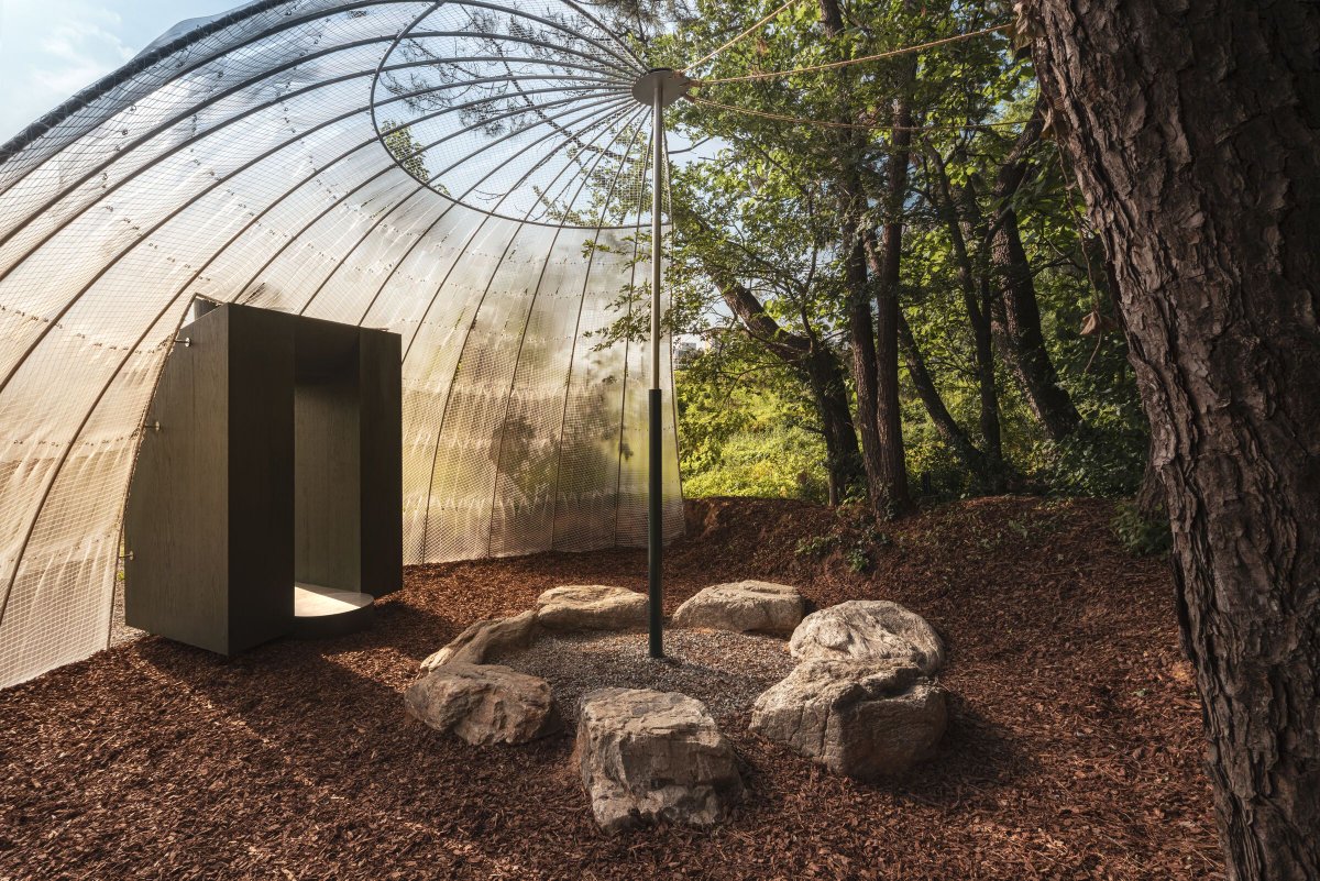 Archello's tweet photo. Teummak by one-aftr reimagines the hut as a permeable urban pause—one that frames rather than shields.
https://t.co/6a4KrjrfEX

#MaterialDialogue #UrbanPorosity #LightStructure https://t.co/D0sqSENbJj