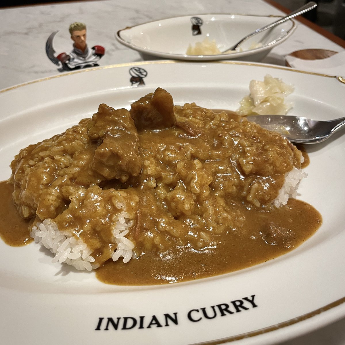 7so's tweet image. 先週大阪で食べた 兄にチソウするインデアンカレー
一見なんの変哲もないスタンダードなカレーですけど 実はかなり辛くて毎回ギャップで死ぬ
意外と量あるしルーとご飯のバランスも黄金比やしお肉もやわらかー!なんで?謎の技術!🐂
昔からずっとおいしいよね🍛