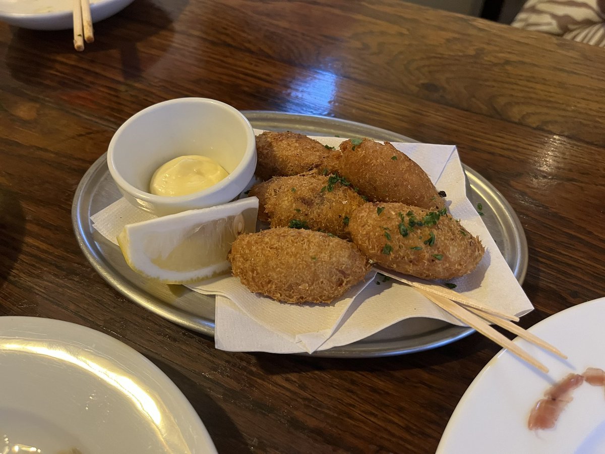 jiromal's tweet image. いただきまーすから3時間、なんもおぼえてないけど、私はふらふら、同行者は気づいたらタクシーで消えました。眠い、眠い洋