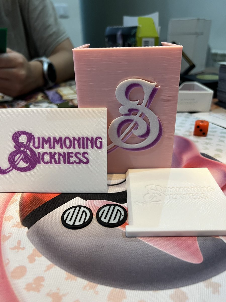 retaHater's tweet image. envidia de caja de @3DNewGoods para lucir en la presentación de esta tarde!!!

Muchas gracias chicos estoy in love 🥹