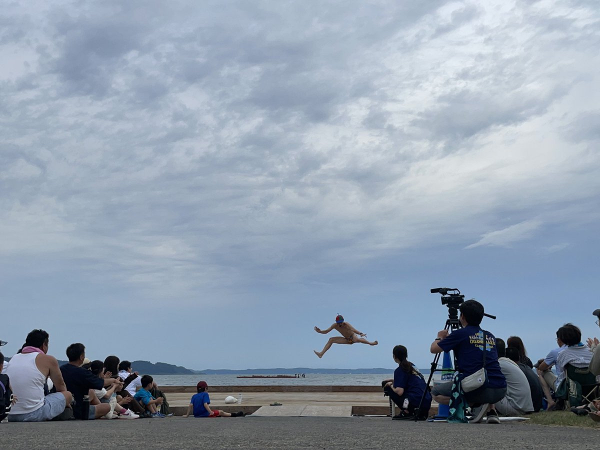 ブルーインパルスのあとに飛びました。
東北町湖水まつり。