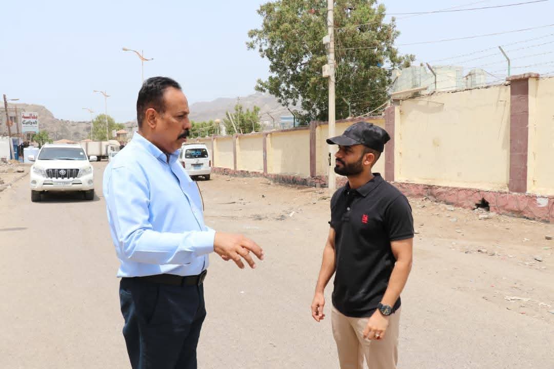 رئيس مجلس إدارة صندوق صيانة الطرق يتفقد عددًا من الشوارع الفرعية في مديرية صيرة بعدن adenobserver.comرئيس-مجلس-إدارة-صندوق-صيانة-الطرق-يتفق/114852/