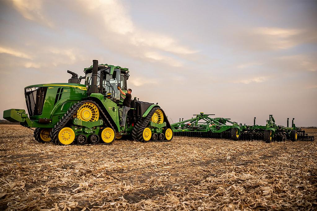 Let's talk about... tractors! 🚜

In 2024, more than 3 million tractors were put into use around the world. 

Just over 15,000 of those were autonomous.

This shows the potential of the agriculture market that might be one of the hidden gems of the robotics industry.

Upgrading