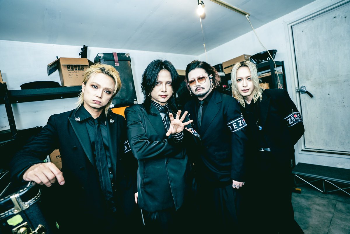 DEZERT_OFFICIAL's tweet image. 【#DEZERT47ツアー】
#DEZERT 47 AREA ONEMAN TOUR '25-'26 "あなたに会いに行くツアー"
07.26 富山SOULPOWER (15/47)🦐
Thank you!!
Photo by @tanukininjin
本日のSETLIST🎧(@SpotifyJP )
open.spotify.com/playlist/1EHGq…
【9-10月公演】🎟️発売中
linktr.ee/DEZERT_47_2
※SOLD OUT公演有り