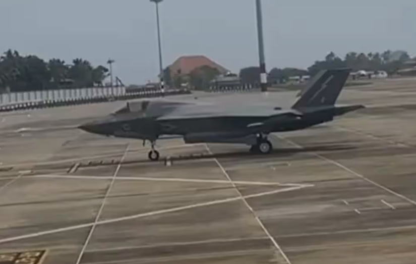 That stranded Royal Navy's F-35 was our lucky charm. 

Once it left the Indian shores, lady luck deserted us in the cricketing field.

#F35 #INDvsENG