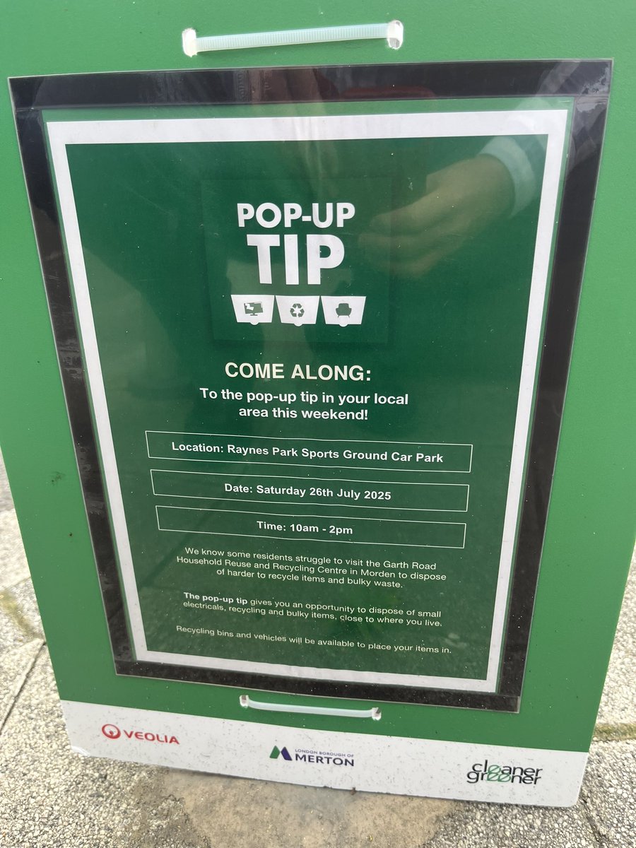 RPLibDems's tweet image. 90 mins more to pop down to Raynes Park sports ground and the pop-up tip.