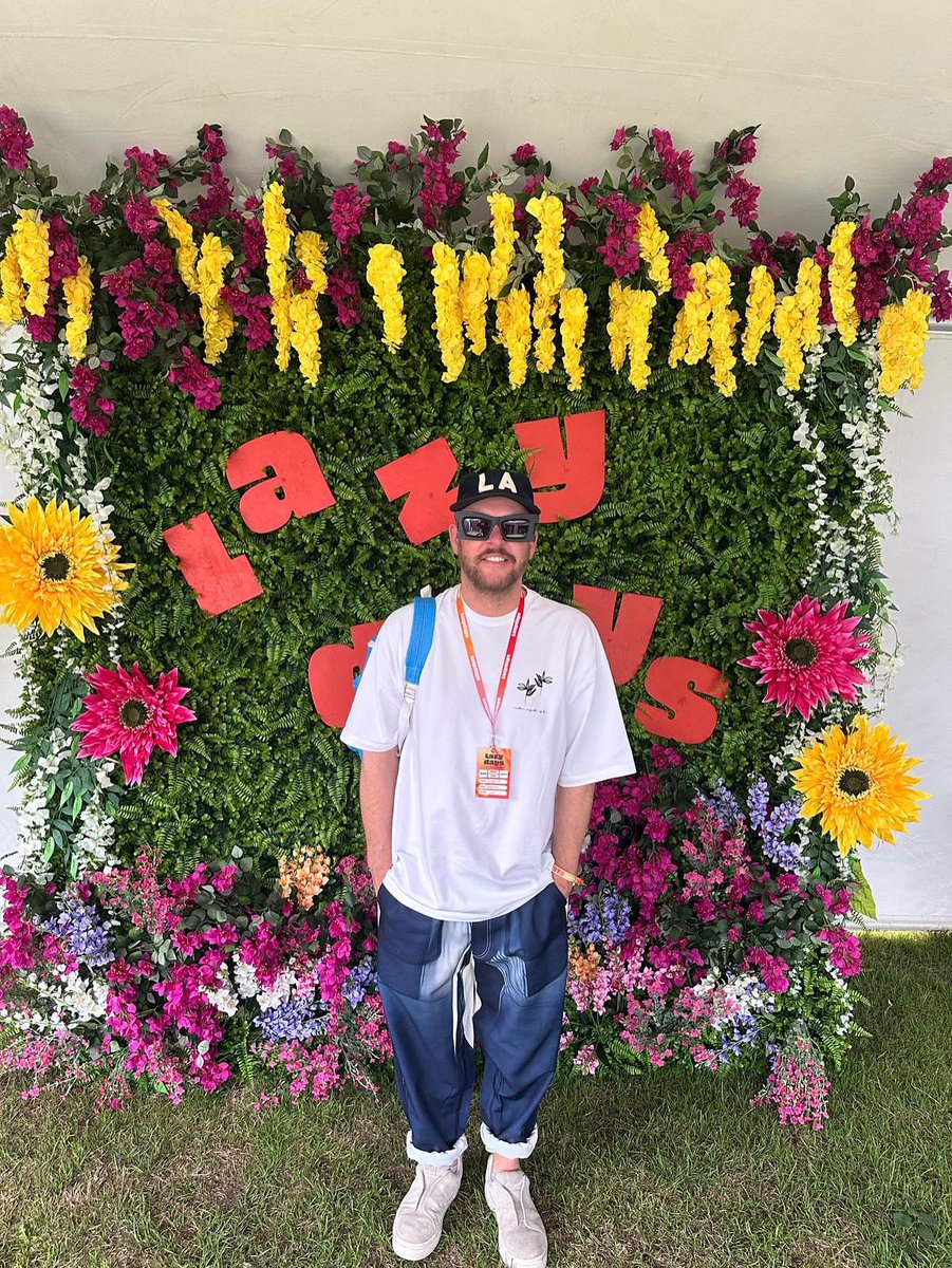 embrace's tweet image. We’re at @lazydaysfest today!
Will you be joining us?
Embrace x
#embraceband #embracebanduk #lazydays #lazydaysfestival #southendonsea #festival