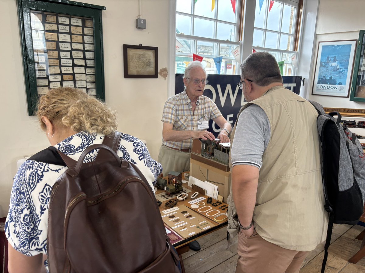 WherryLines's tweet image. The Waveney Model Railway Club are holding an open day at the @LowestoftCentr1 Parcels Office at #Lowestoft Railway Station until 3pm today. Admission Free #CommunityRail