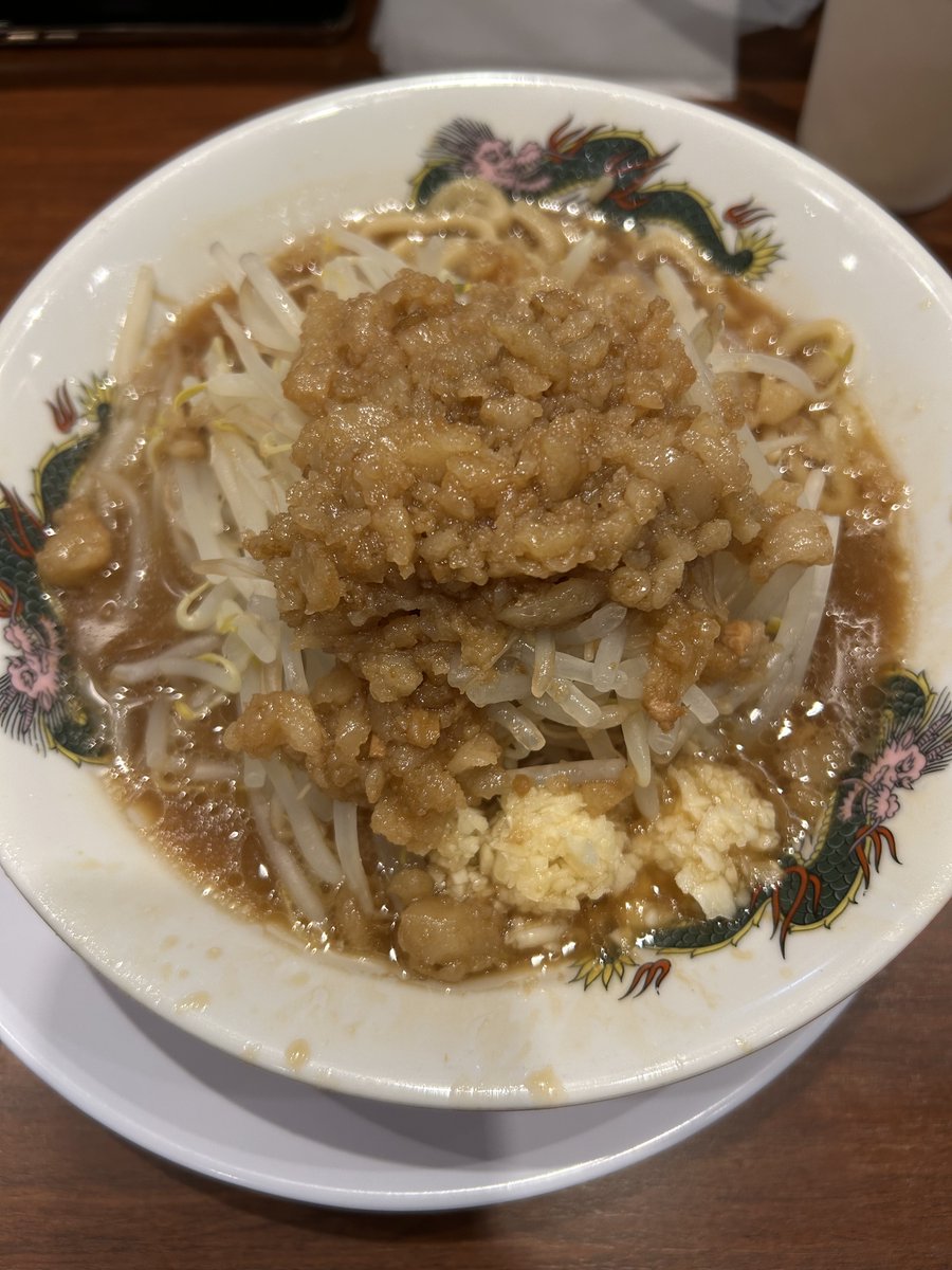 omame_fire1's tweet image. 二郎系ラーメンは野菜マシマシ無料のお店が多いのでFIRE民の見方です！