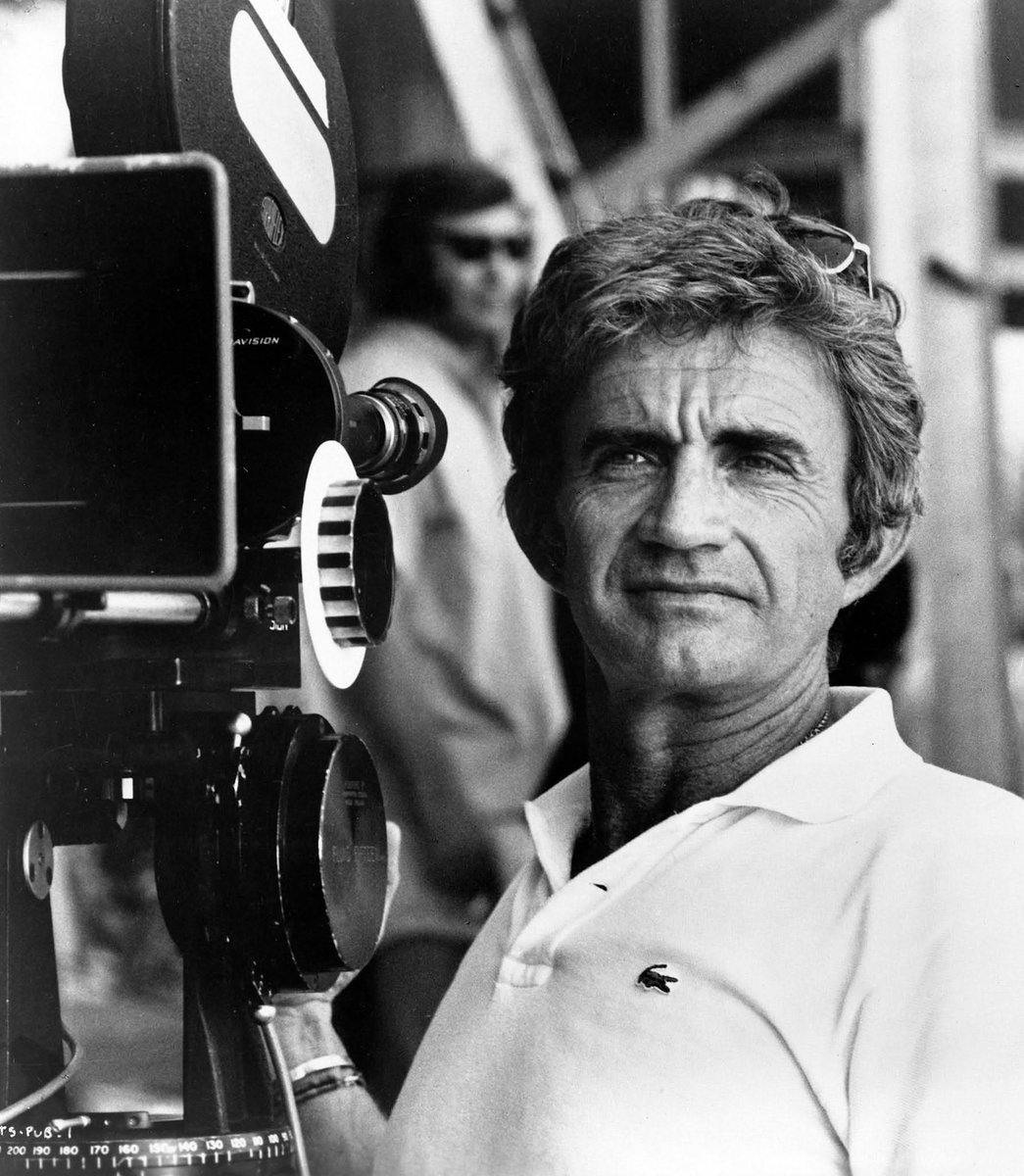 JayBobbin1's tweet image. Remembering the great, supremely independent-minded filmmaker #BlakeEdwards ("Breakfast at Tiffany's," "Days of Wine and Roses," "The Pink Panther," "10," "Victor/Victoria") on his birthdate. I've been fortunate and honored to talk about him with his wife, Dame @JulieAndrews.