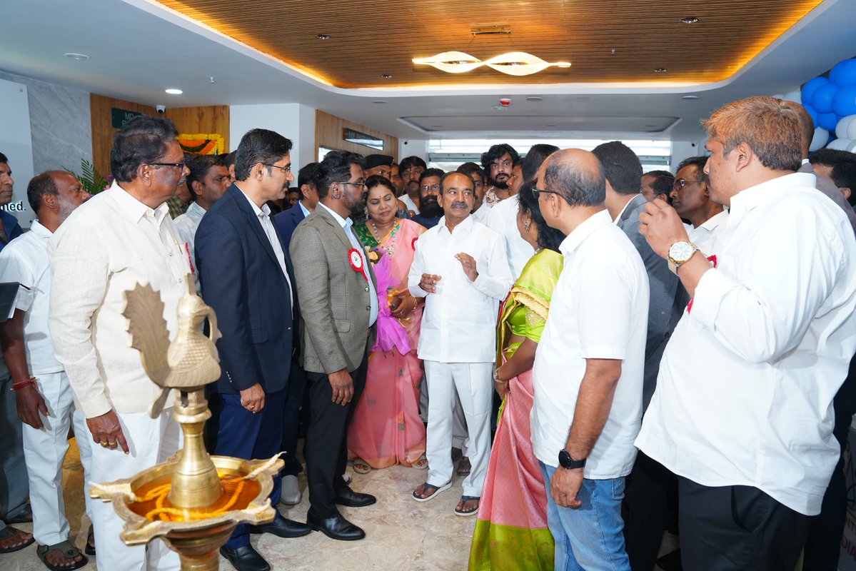 Eatala_Rajender's tweet image. Delighted to inaugurate JADE Speciality Hospitals in Kompally along with Hon'ble MLA's Shri @chmallareddyMLA garu and Shri @kp_vivekanand garu.
