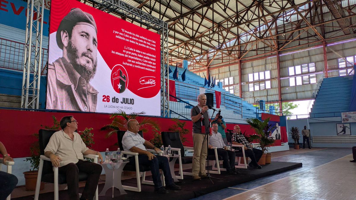JRCF_'s tweet image. 🇨🇵🫱🏻‍🫲🏽🇨🇺 La JRCF présente au meeting international en solidarité avec Cuba, le 25 juillet 2025.
Nous étions aux côtés de nos camarades des brigades internationales d&apos;Europe, pour rencontrer le président @DiazCanelB 

@PresidenciaCuba 
@EmbaCubaFrancia 
@AsambleaCuba