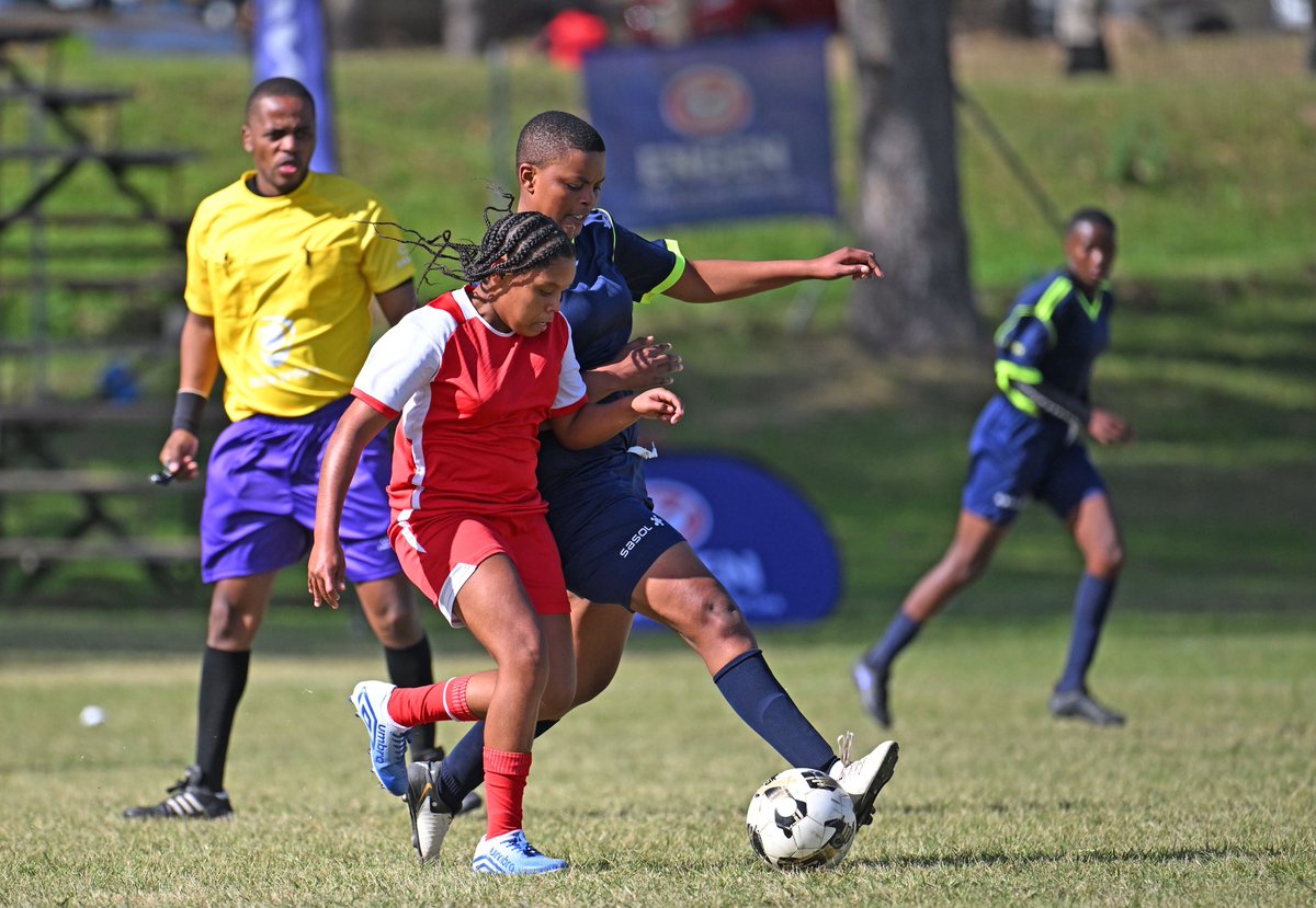 EngenSports's tweet image. ⚽ DAY 1 KICKS OFF IN THE EASTERN CAPE! The action is LIVE from Dale College as the province’s brightest young stars take their shot at glory. Who will rise, who will shine, and who’s having their moment? 👀
📍 Dale College | 26–27 July
📺SuperSport Schools App #EKOC2025