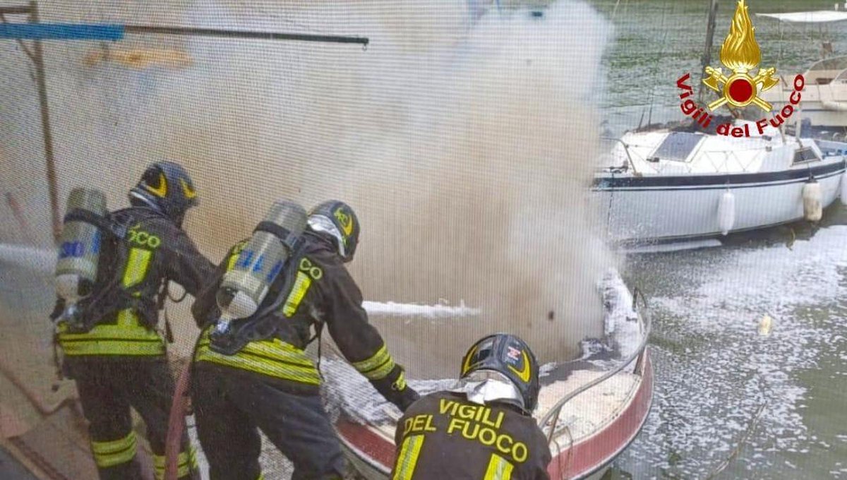 rep_firenze's tweet image. Si incendia una barca nell’Arno a Pisa: un ustionato firenze.repubblica.it/cronaca/2025/0…