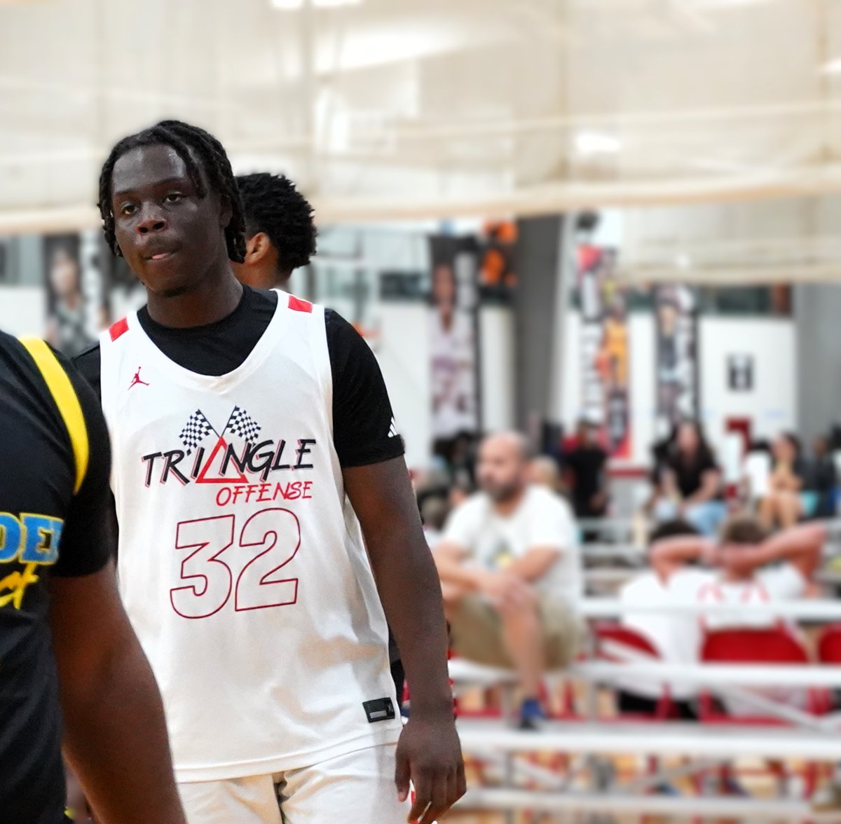 SHReport's tweet image. 2027 @felix_gehrig was big for @TriOffElite last night at @OTRHoops Final Run
Read about him here:
southernhoopsreport.com/friday-night-t…