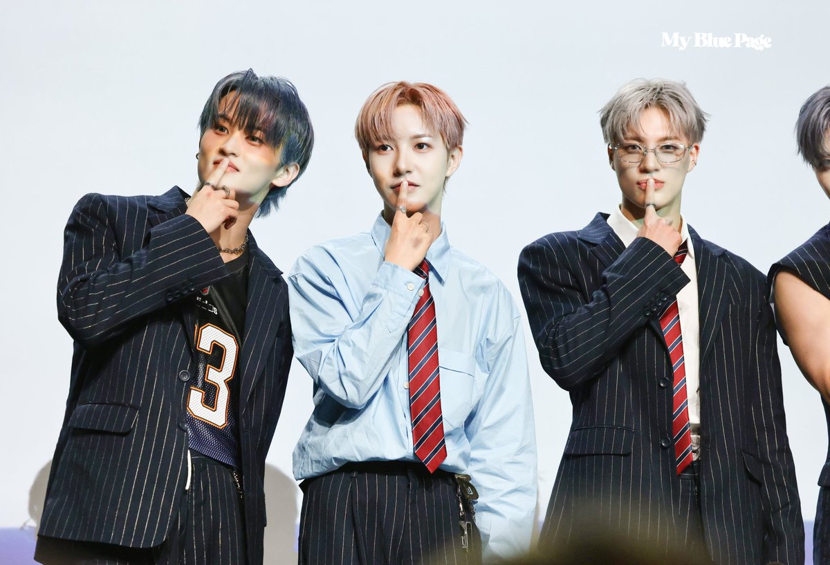 MyBluePage's tweet image. 뀨타임

250726 음중 미팬
#마크 #MARK #런쥔 #RENJUN #제노 #JENO