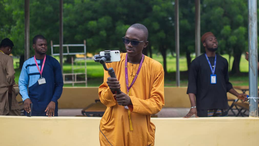 GiwaAmir's tweet image. 6 & 9 – I’m Available Both Ways.🚀
When you look at 6 and 9, you see the same thing from two different angles, that’s me.👇🏾
From early mornings to late nights, from planning to execution—I’m ready to work, hands-on and head-first.
I ShOoT I eDiT I dEliVeR. 📸📹