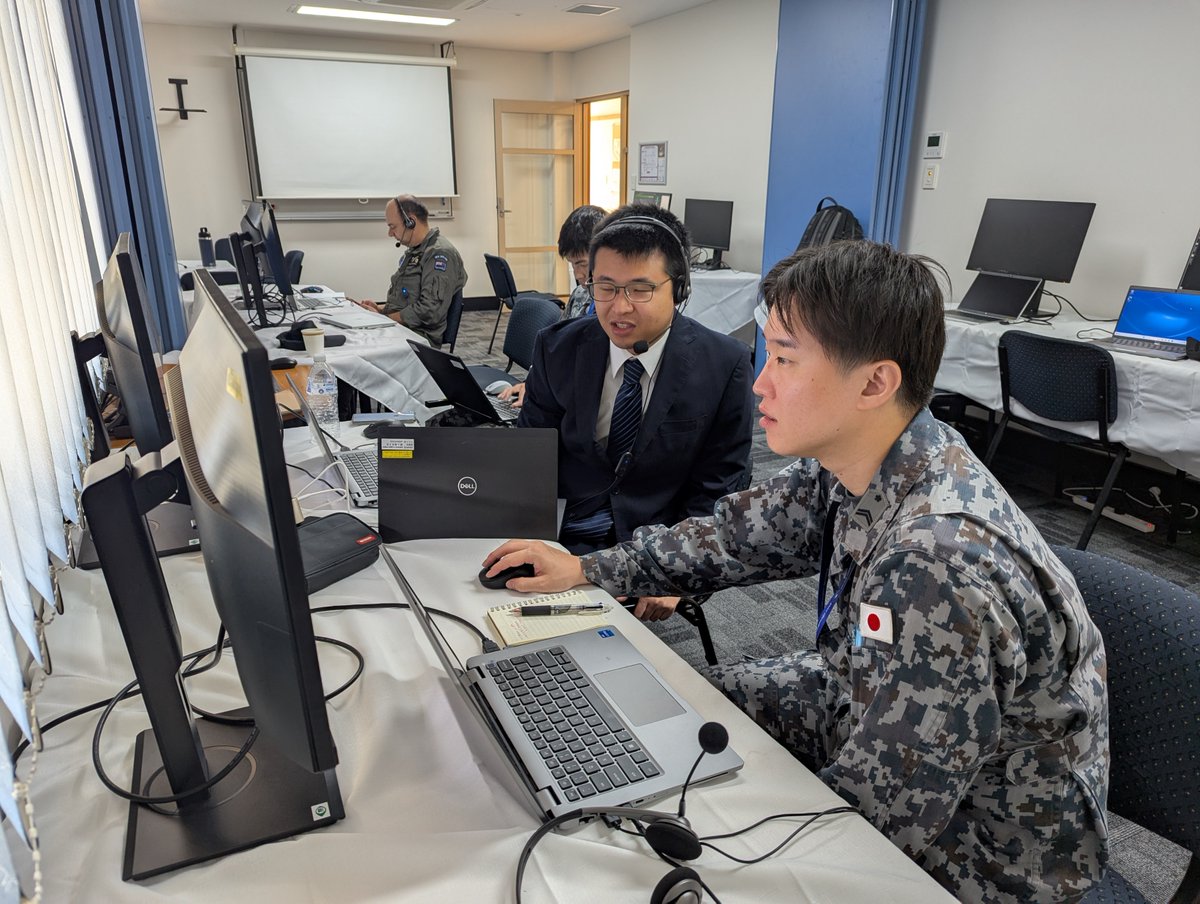 jointstaffpa's tweet image. 宇宙空間の持続的かつ安定的な利用を確保するためには、同盟国・同志国との連携が必要であり、多数の国が参加する #タリスマンセイバー は、各国との連携・協力を深化できる貴重な機会であり、自衛隊は、#TS25 において初めて宇宙作戦の訓練に参加しました。…
