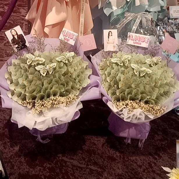Lmsyespanol's tweet image. ¡Besties de Latam!
Llegaron nuestros regalos para las chicas 🤍
La presencia y amor de Latam se hará sentir en este día tan especial para ellas y para el fandom.
Muchas gracias por el apoyo y la confianza, tanto Lookmhee como Sonya recibirán un regalo con todo el amor de este…