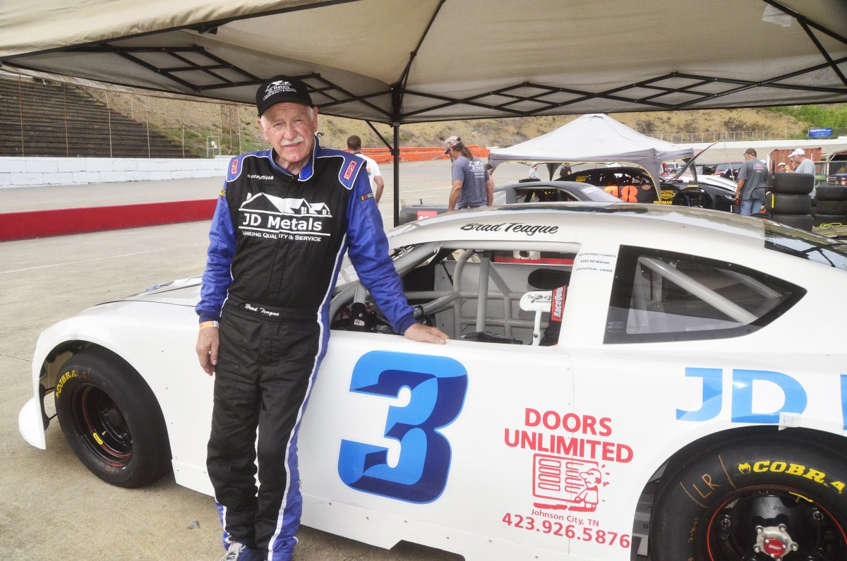 BHCSports's tweet image. Veteran #NASCAR driver Brad Teague has been racing with a heavy heart after the loss of friends Charlie Henderson and Larry McClure:
heraldcourier.com/sports/profess…