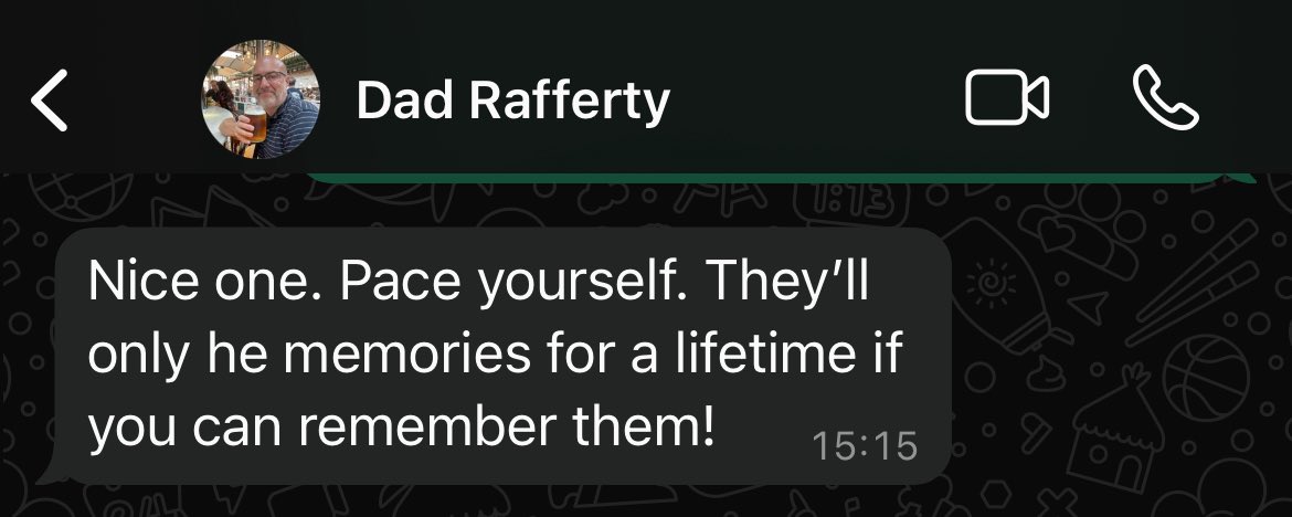 JackRaff's tweet image. Been in the pub ahead of the Lions test and heard from the parents back at home. Is this the most stereotypical Dad response vs the most stereotypical Mum response anybody has ever had in their entire life?
🦁🍺