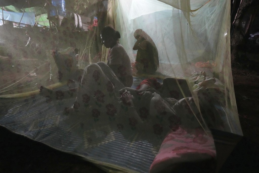 Photos From the Aftermath of Fighting Along the #Thailand-#Cambodia Border (AP) 
kiripost.com/stories/cambod…