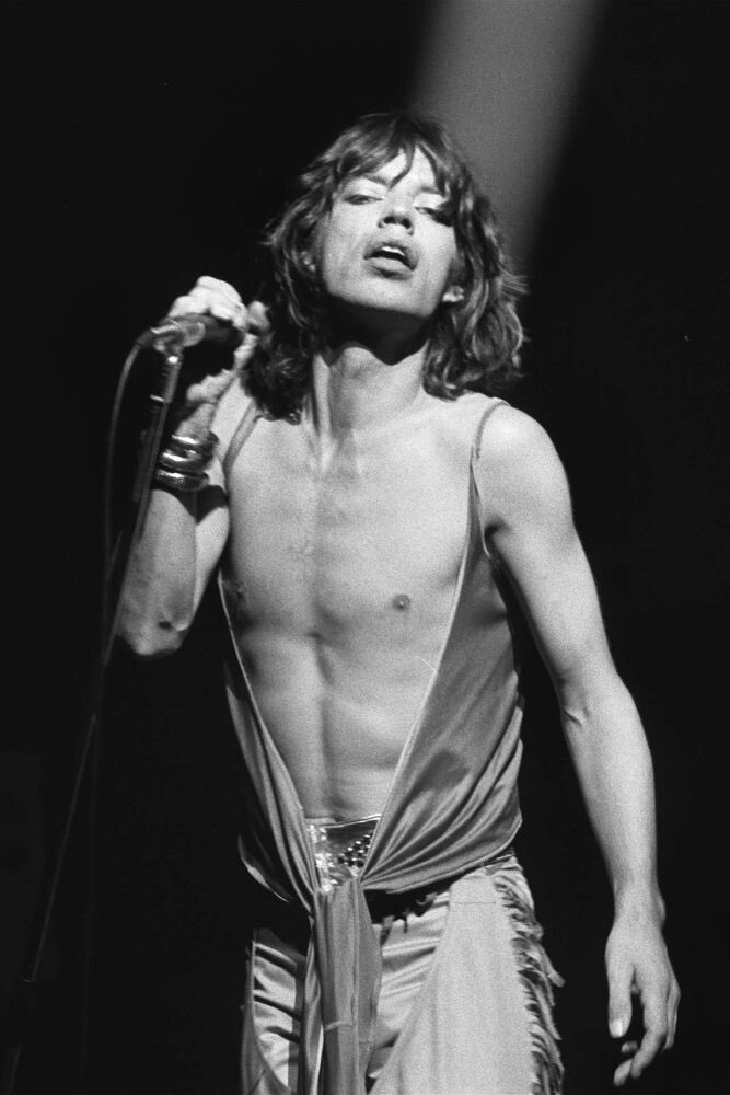 EricNaulleau's tweet image. Joyeux anniversaire à Mick Jagger né il y a 82 ans au milieu d’un ouragan - Jumping Jack flash ! #MickJagger