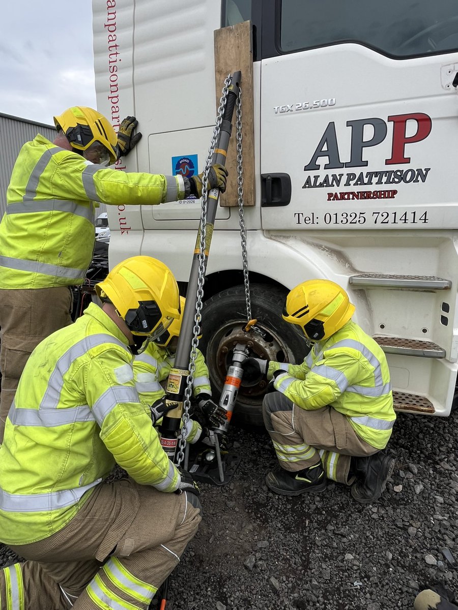 GLTechRescue's tweet image. HEAVY RESCUE cpd event / HRI refresher, 18-19th Sept @ Waddington, Lincs. (Ideal for current Instructors or Operators maintenance of skills). For more info contact gareth@gltechrescue.co.uk #extrication #heavyrescue @_ukro @NFCC_FireChiefs @LincsFireRescue