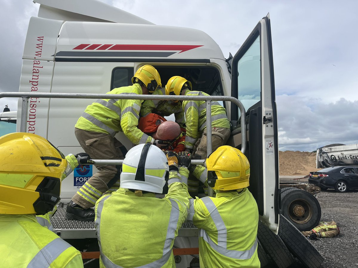GLTechRescue's tweet image. HEAVY RESCUE cpd event / HRI refresher, 18-19th Sept @ Waddington, Lincs. (Ideal for current Instructors or Operators maintenance of skills). For more info contact gareth@gltechrescue.co.uk #extrication #heavyrescue @_ukro @NFCC_FireChiefs @LincsFireRescue