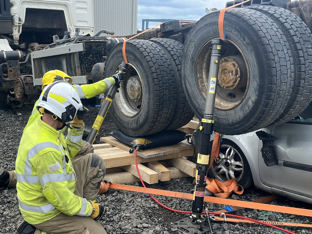 GLTechRescue's tweet image. HEAVY RESCUE cpd event / HRI refresher, 18-19th Sept @ Waddington, Lincs. (Ideal for current Instructors or Operators maintenance of skills). For more info contact gareth@gltechrescue.co.uk #extrication #heavyrescue @_ukro @NFCC_FireChiefs @LincsFireRescue