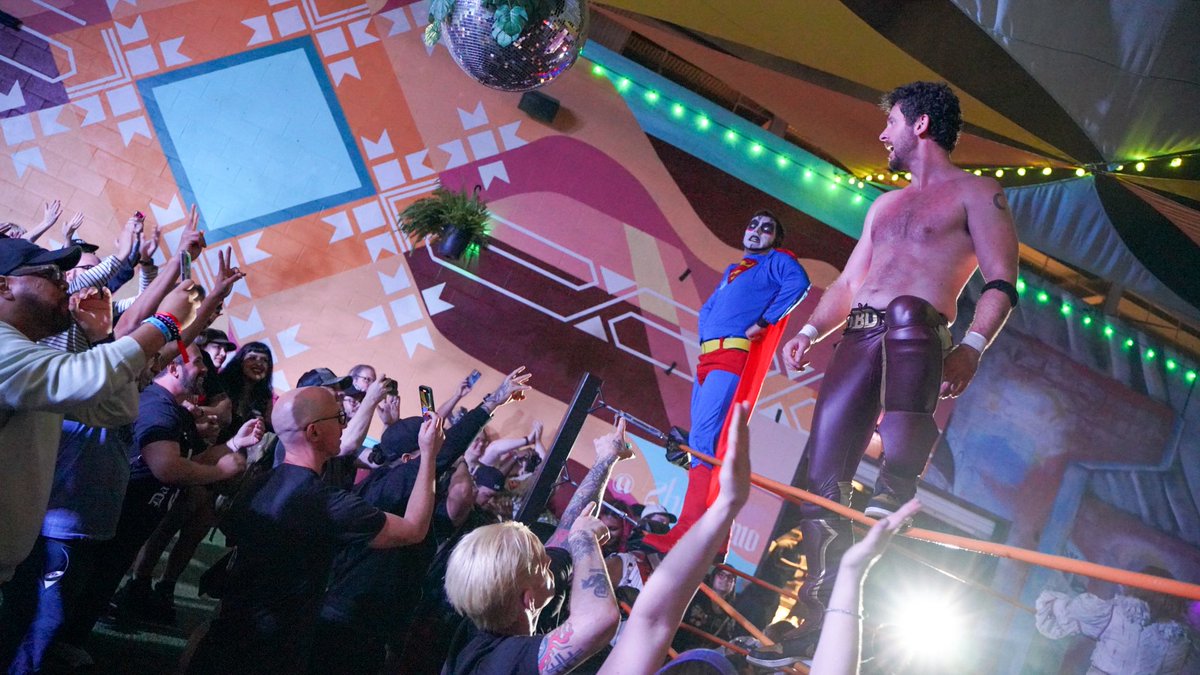 RoninMikeV's tweet image. It’s a bird, it’s a plane, IT’S SUPERHAUSEN!
#Circle6SummerSlime #SDCC