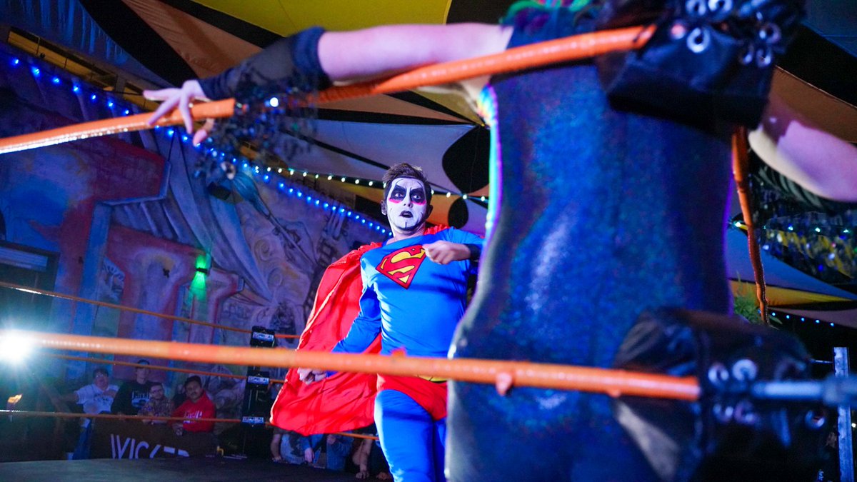 RoninMikeV's tweet image. It’s a bird, it’s a plane, IT’S SUPERHAUSEN!
#Circle6SummerSlime #SDCC