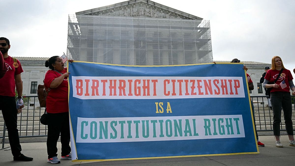 A federal judge has blocked the Trump administration from ending birthright citizenship for the children of parents who are in the U.S. illegally. fox2detroit.com/news/trumps-bi…