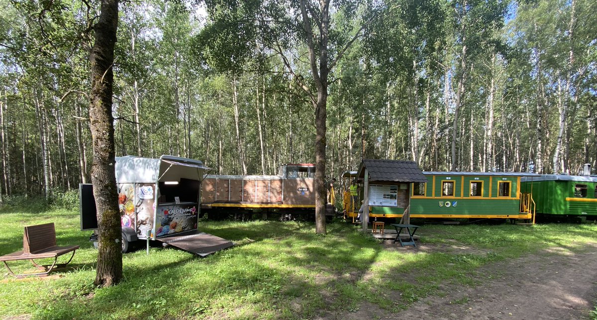 Šodien labs laiks saldējumam komplektā ar Baložu kūdras bānītis.