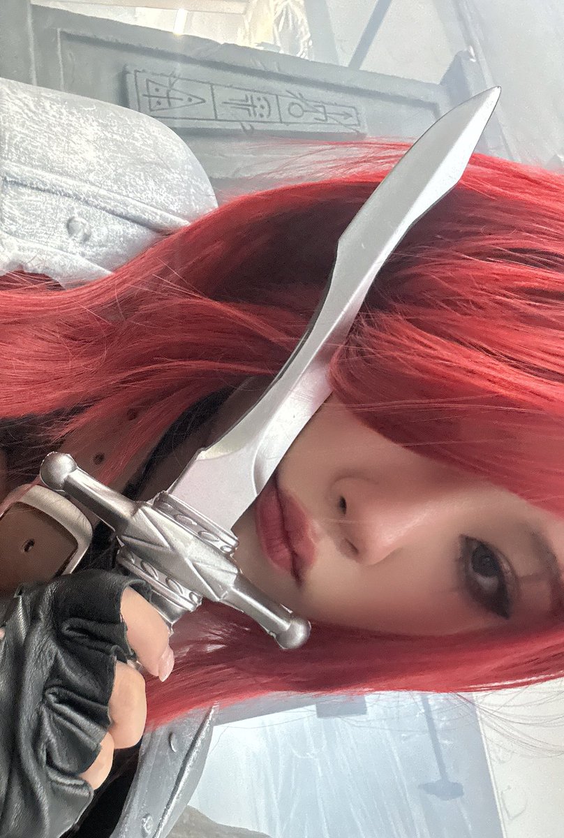bagel_leaf's tweet image. fixed up my old daggers :3 !!

old -&amp;gt; new