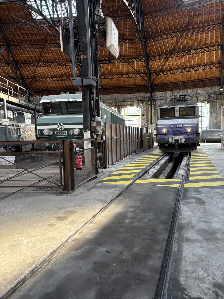 VidonAlexandre's tweet photo. Préparation de la loc au dépôt de Chambéry pour le #TER18548
#TERAURA #22200 https://t.co/BRUlVnkFoL