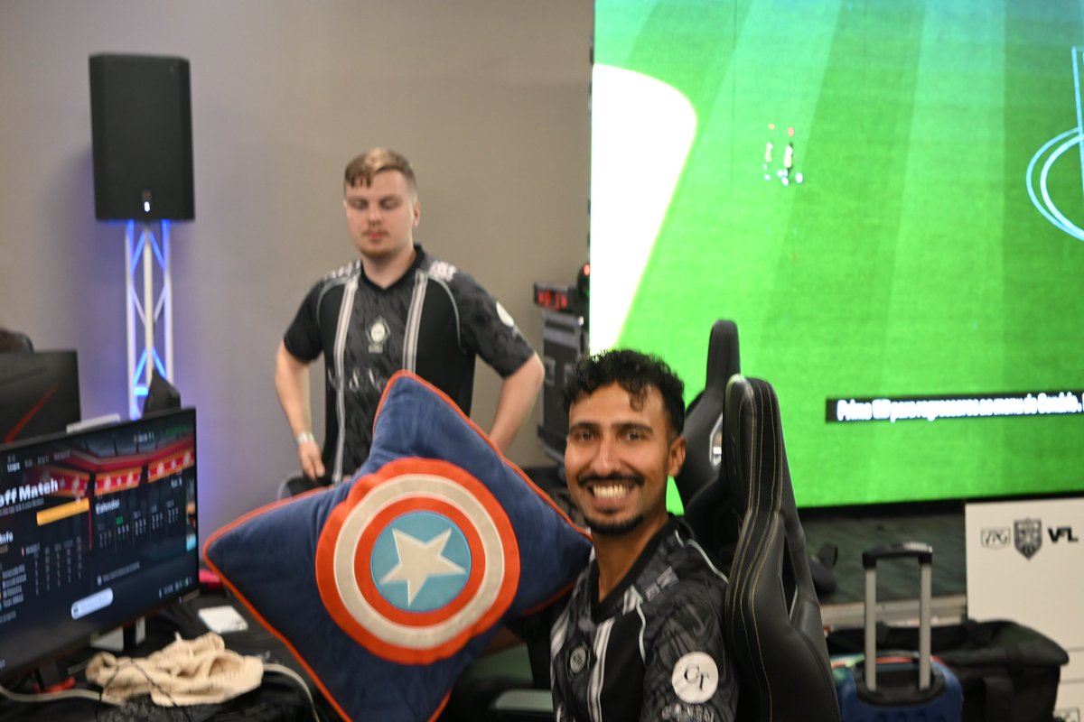 Me and my CaptAMRKA wrist support pillow 😭😭🤣🤣 I’m getting too old man fml