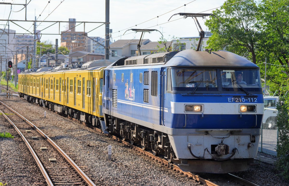 trainphoto2025's tweet image. 2025年7月26日
西武旧2000系2417F・2419F 近江鉄道譲渡甲種輸送
- 川崎新町編 -
こちらも大盛況。
ローブ配給やお巡りさんもおられましたが、どうにか撮影することができました。