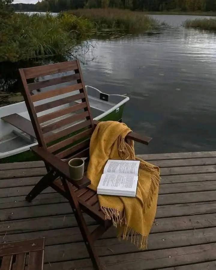 H__Malik's tweet image. اے زندگی
وہی بے بسی۔۔۔!
وہی بندشیں ،
وہی چاہتیں ۔۔۔!
اے زندگی ،،
میں ابھی تلک
نہ سمجھ سکی
تو نصیب ہے ۔۔۔!
کہ نصاب ہے۔۔۔؟؟
#н_ωяιтєѕ