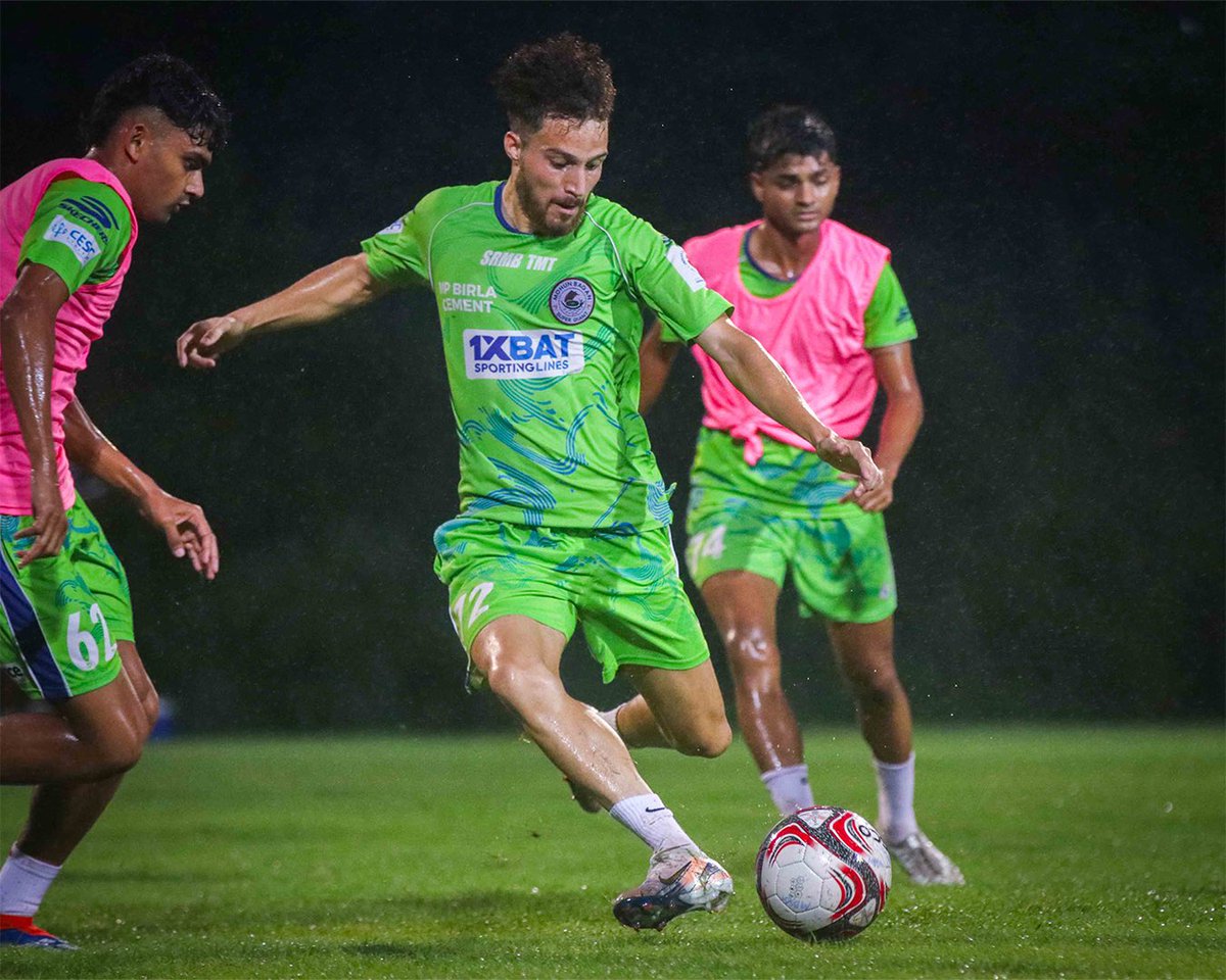 mohunbagansg's tweet image. 𝚆𝙴. 𝙰𝚁𝙴. 𝗥𝗘𝗔𝗗𝗬. 👊
#MBSG #JoyMohunBagan #আমরাসবুজমেরুন