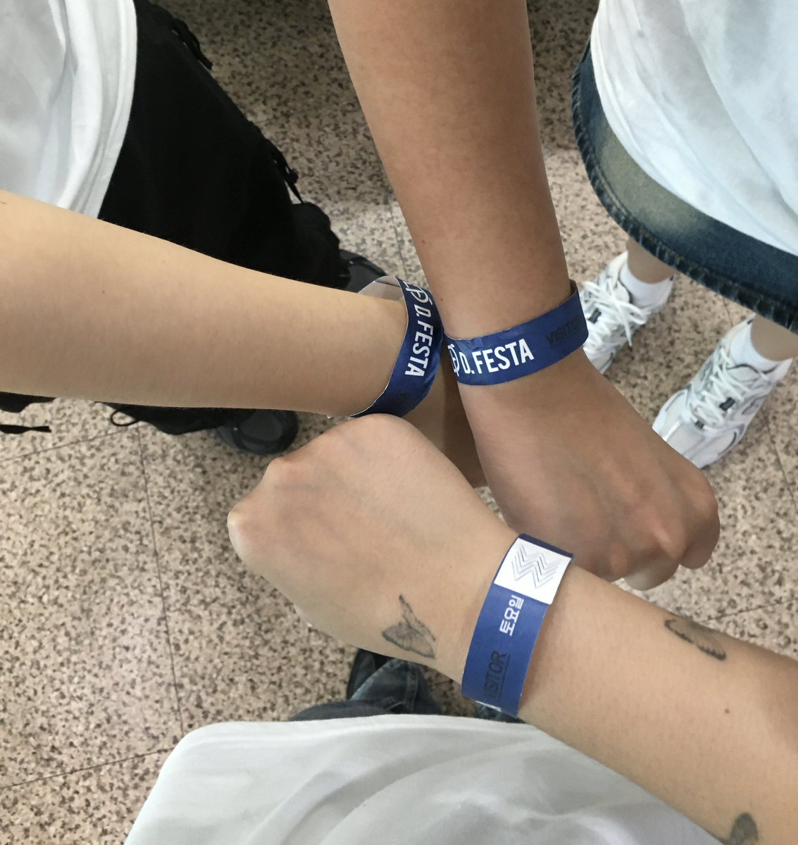 yorozuya37_'s tweet image. 첫 λν λ μ¬λ°μμ΄μ νν &gt;_&lt; .. π€π€ λλΆμ μ’μ μΆμ΅μ΄μμ΄λλ νν
첨μ΄λΌ μ°λΉνν μΌμ΄ λ§μμ μ νλμ§ μ΄λλμ§ κΈ°μ΅λ μ μ λλ€μ ., π₯Ή νμ§λ§ μμΌλ‘λ μ§μ¬μΌλ‘ ν볡νκ³ κ°μ¬νμ΄λλ€ π«
μ΄ λμ΄ λ μ κ±Έμν΄μ£Όμ λΆλ€ λ€μ ν λ² μ λ§ κ°μ¬ν©λλ€π€