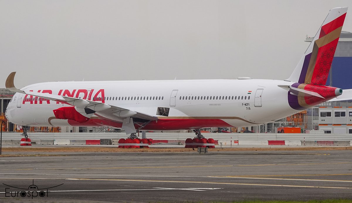 cliper31's tweet image. First Airbus A350-1000 for Air India Airlines MSN 719 #VTJRO #avgeek #aviation #airbus #airindia @airindia