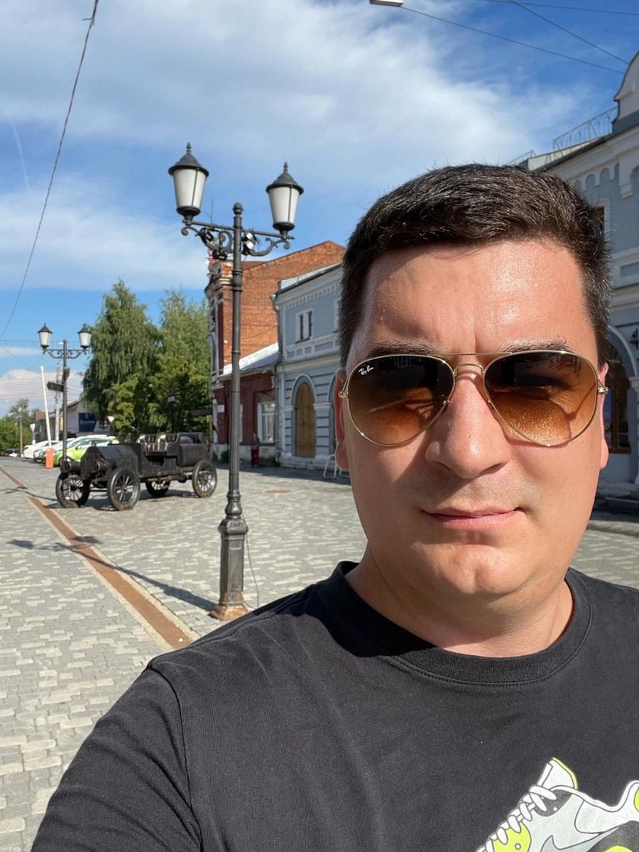 ⚡️⚡️⚡️ США депортировали находившегося в розыске за антивоенные высказывания пермяка. В России его отправили в СИЗО

Пермяк Леонид Мелехин уехал в Америку через Мексику и запросил политубежище. Там его 8 месяцев держали в так называемой миграционной тюрьме, а затем депортировали