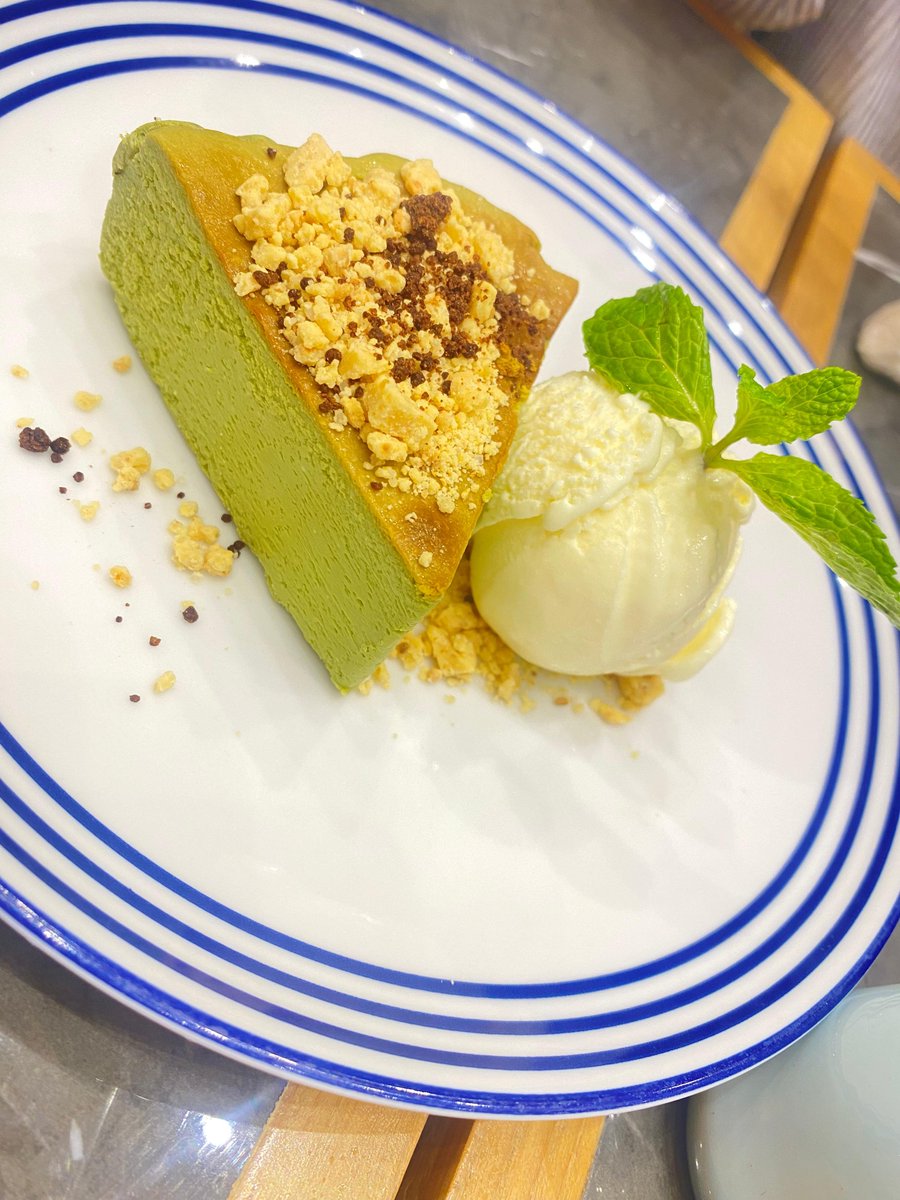 It’s WEEKEND! Time to recharge with a slice of matcha cheesecake 🍰

Who else loves a little sweet refreshment? (˶˃ ᵕ ˂˶)
#weekend #matcha #cheesecake #moots