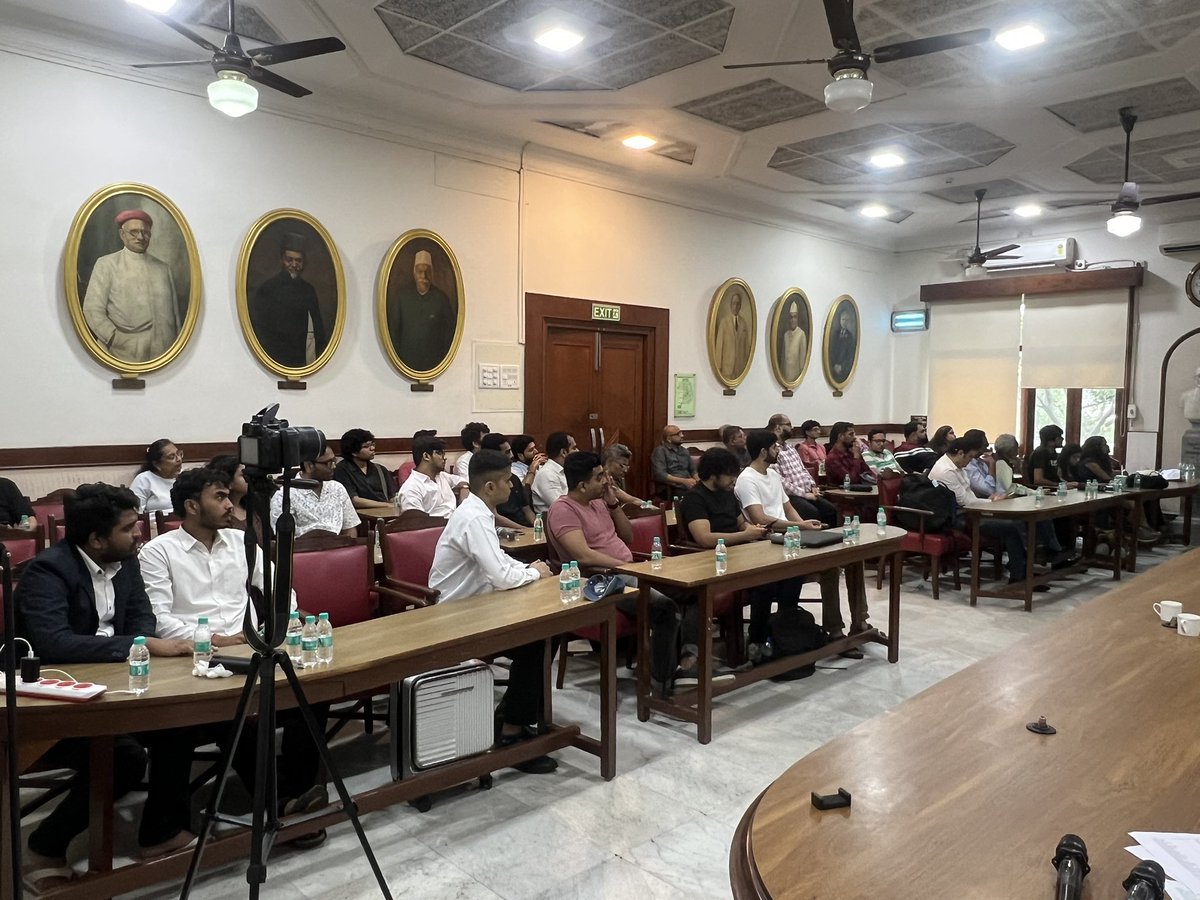 anoopzombie's tweet image. Packed house at the @libertypartyind summit at IMC building in Mumbai!!!! Amazing support for libertarian ideology ✊🔥