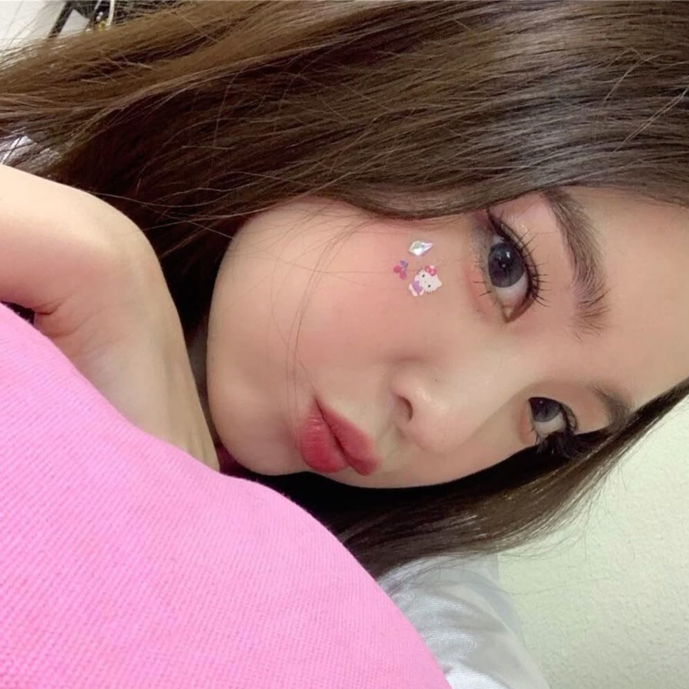 mutsaemi's tweet image. #rvsd #reveluvselcaday