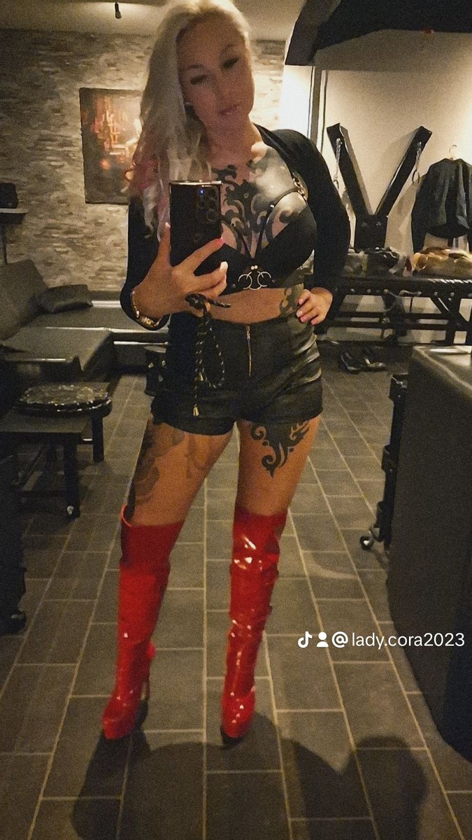 👑👑LADY CORA👑👑
**SATURDAY-VIBES**
Heute nur mit Terminvereinbarung! <a href="/PassionFactoryN/">Passion Factory</a>