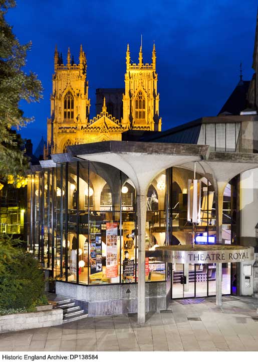 HE_Archive's tweet image. Today's image from the Historic England Archive shows the entrance to York's Theatre Royal in 2011. In the background is York Minster. The original theatre was built on this site in 1744.
See more Theatre Royal Archive records👇
historicengland.org.uk/images-books/p…
#TheatreRoyal
#York
